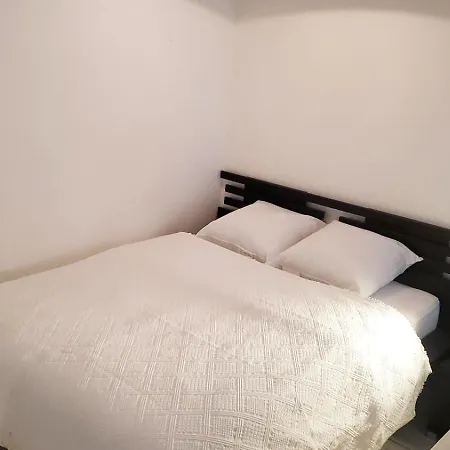 Avec Parking Et Acces Piscine Apartment *